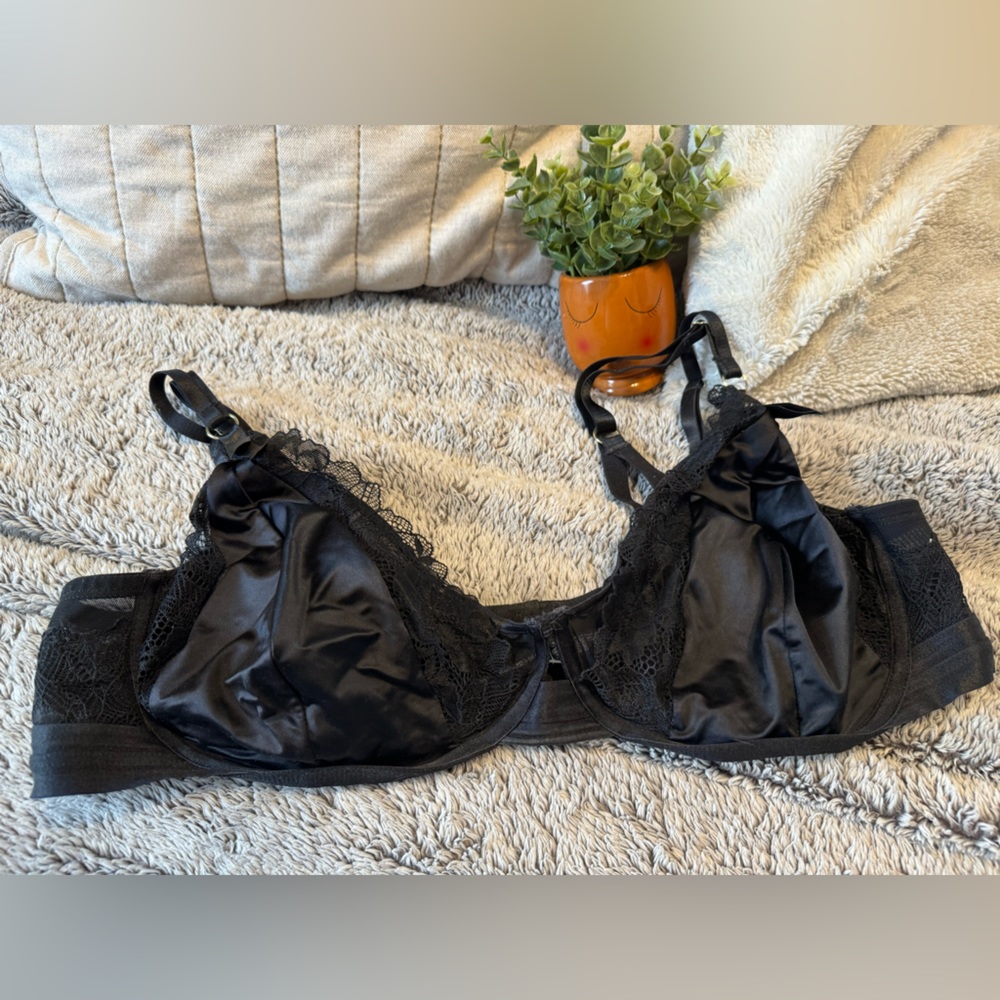Black lace and strappy back torrid bralette